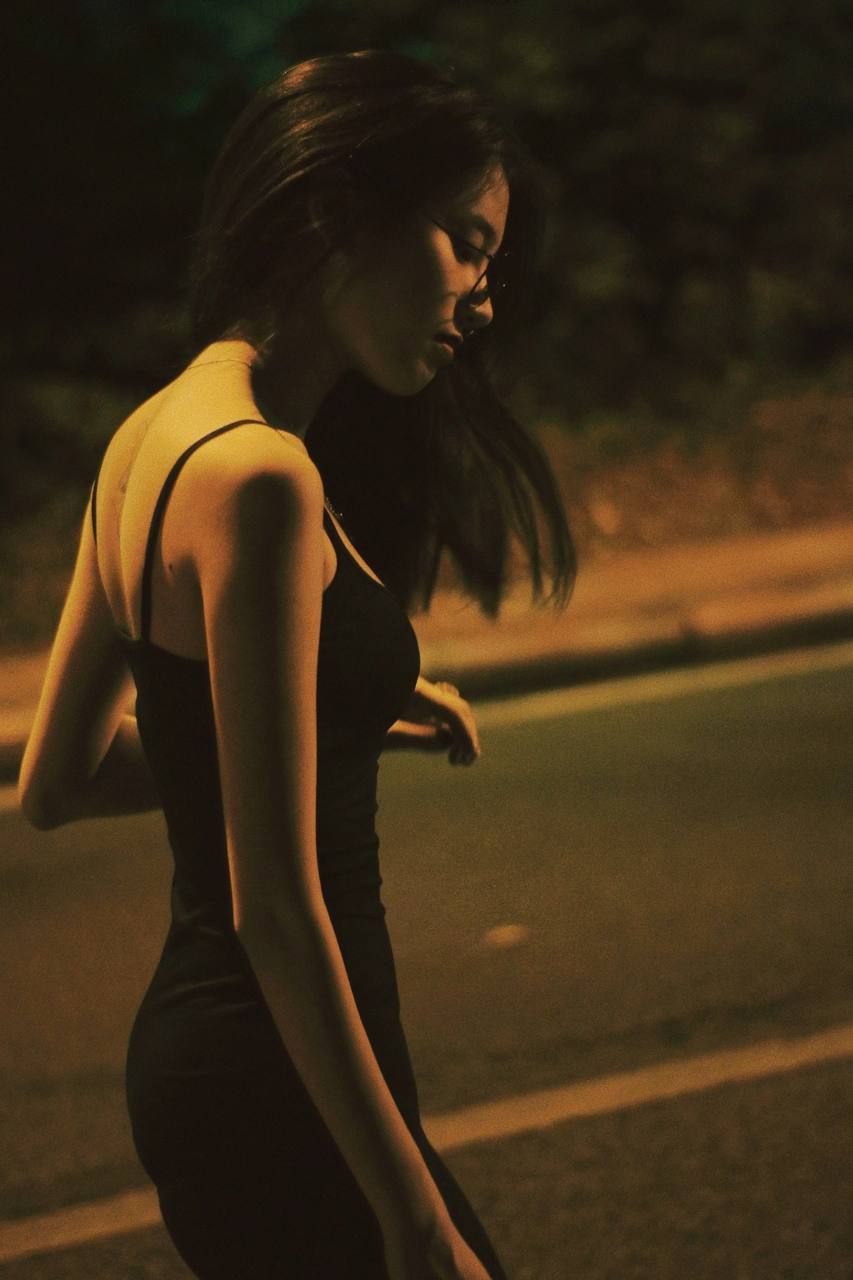 光影下的多面之美：三位女性的风格叙事